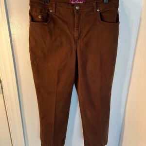 Gloria Vanderbilt, 16S, five pocket w/ logo button zip front, straight leg jean